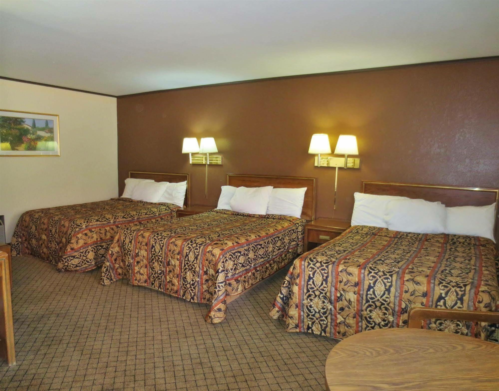 Country Hearth Inn-Hannibal Exterior photo