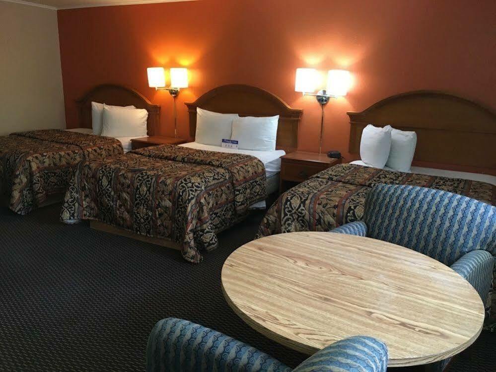 Country Hearth Inn-Hannibal Exterior photo